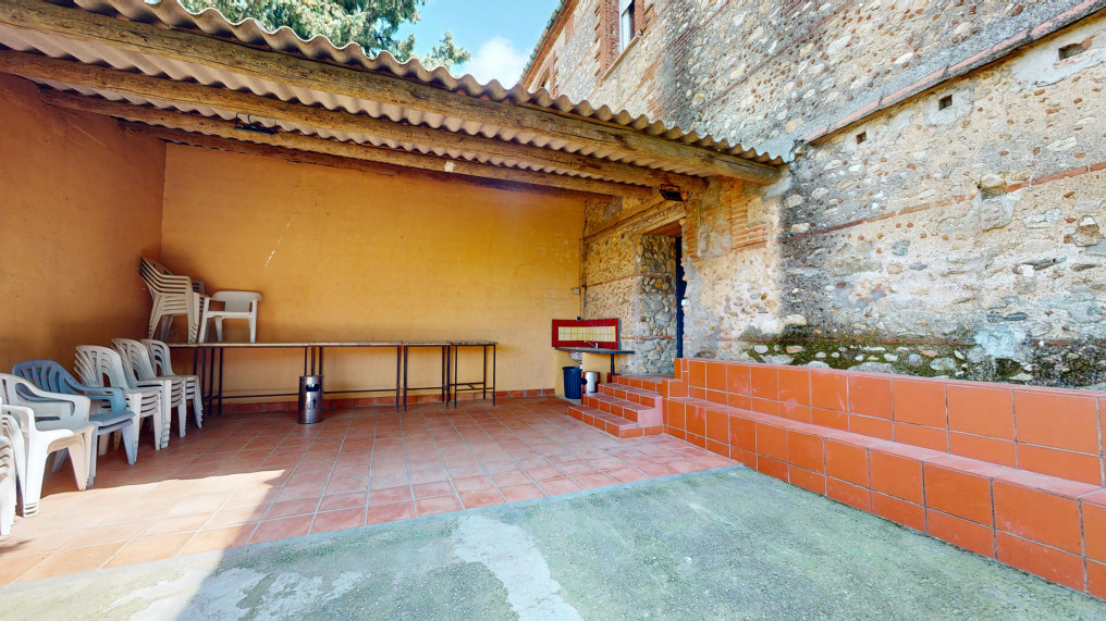 Extérieur pigeonnier 3